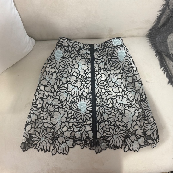 Self-Portrait Lace Guipure Mini Skirt - Picture 2 of 3